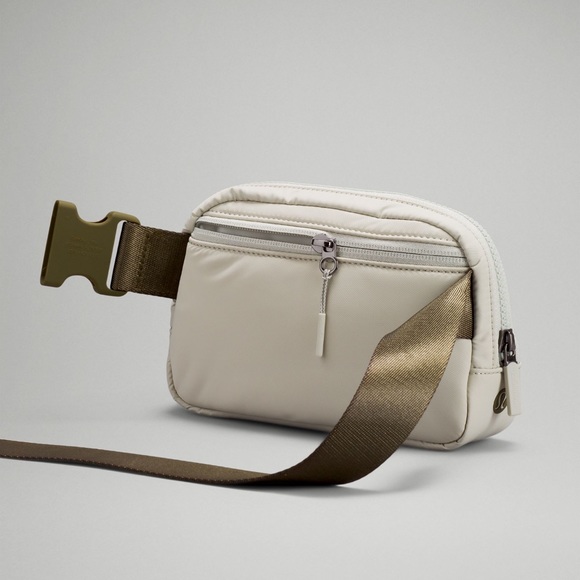 Lululemon team Canada limited edition everywhere quilted belt bag sage unisex - Picture 4 of 9